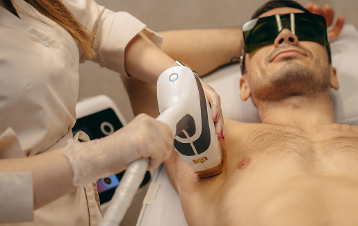 جلسة ليزر للرجال لمنطقة من اختيارك مع الرتوش